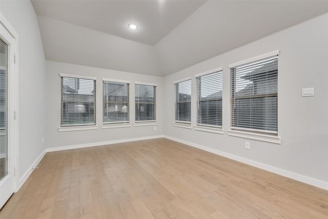 173 Coyote Creek Drive, Lavon, TX 75166