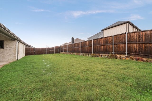 173 Coyote Creek Drive, Lavon, TX 75166