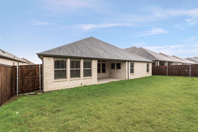 173 Coyote Creek Drive, Lavon, TX 75166