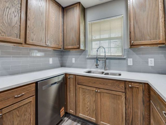 4311 Metropolitan Avenue, Dallas, TX 75210