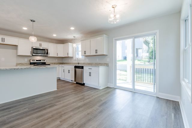 60 W High St, Clarksville, TN 37040