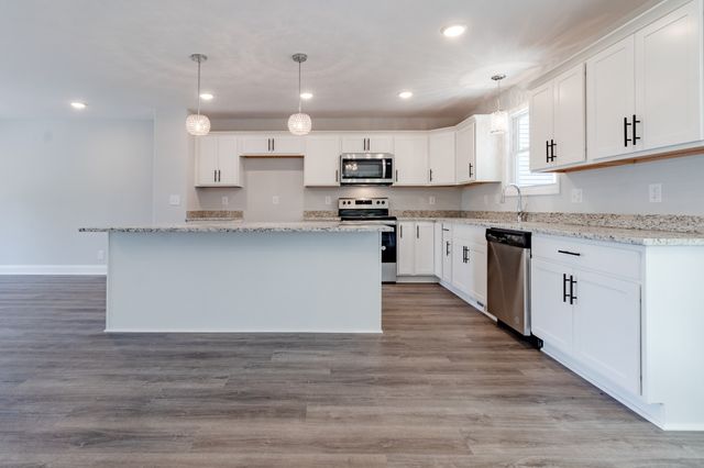 60 W High St, Clarksville, TN 37040
