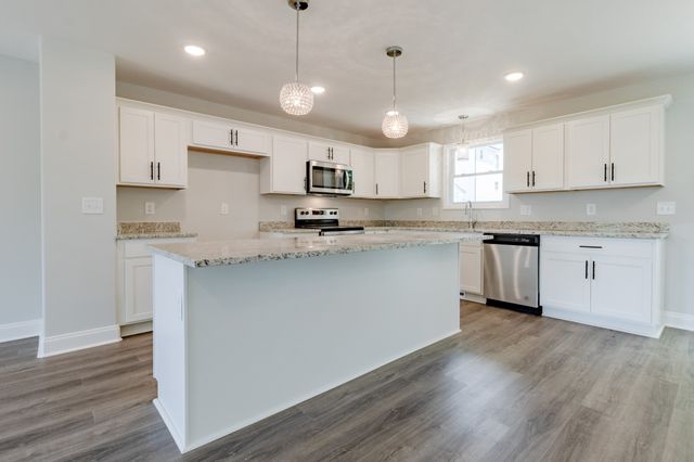60 W High St, Clarksville, TN 37040