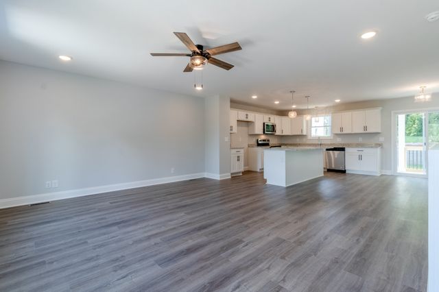 60 W High St, Clarksville, TN 37040