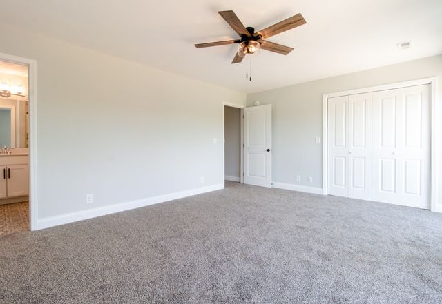 60 W High St, Clarksville, TN 37040