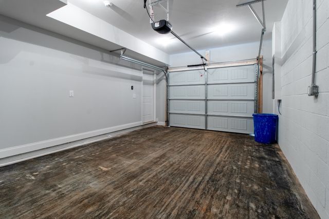 60 W High St, Clarksville, TN 37040