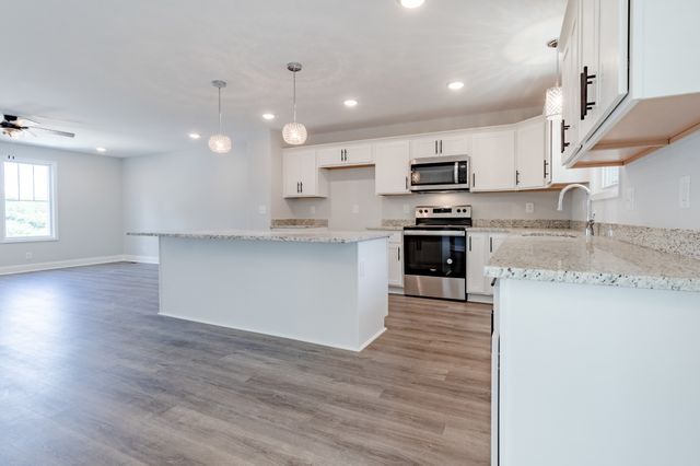60 W High St, Clarksville, TN 37040