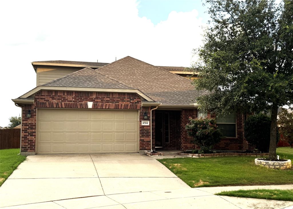 4504 Red Robin Court, Fort Worth, TX 76244