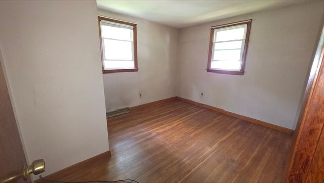 29 Whitcomb Ter, Weymouth, MA 02190