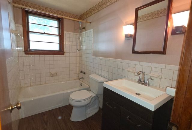 29 Whitcomb Ter, Weymouth, MA 02190