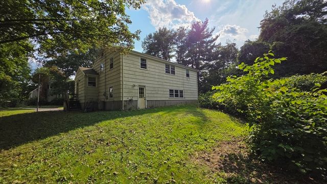 29 Whitcomb Ter, Weymouth, MA 02190