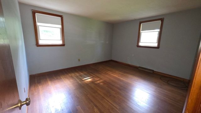 29 Whitcomb Ter, Weymouth, MA 02190