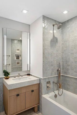 222 E Broadway Apt 11C, New York City, NY 10002