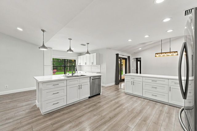 9255 NW 18TH Street, Plantation, FL 33322