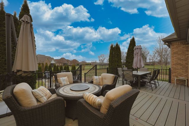 707 Farmington Dr, Lebanon, TN 37087