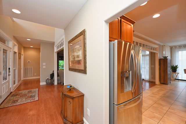 707 Farmington Dr, Lebanon, TN 37087