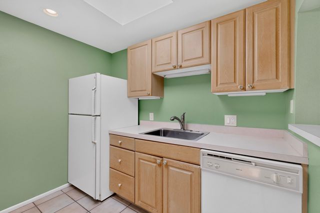 663 Bishops Lodge Road 38, Santa Fe, NM 87501