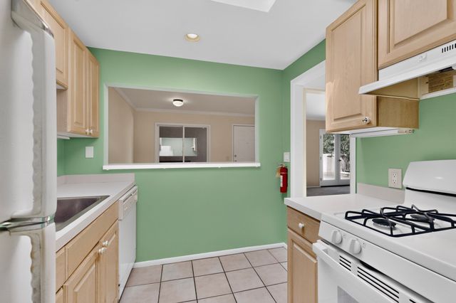 663 Bishops Lodge Road 38, Santa Fe, NM 87501