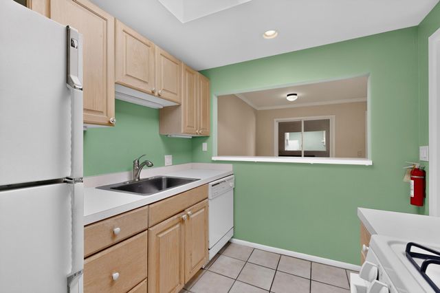 663 Bishops Lodge Road 38, Santa Fe, NM 87501