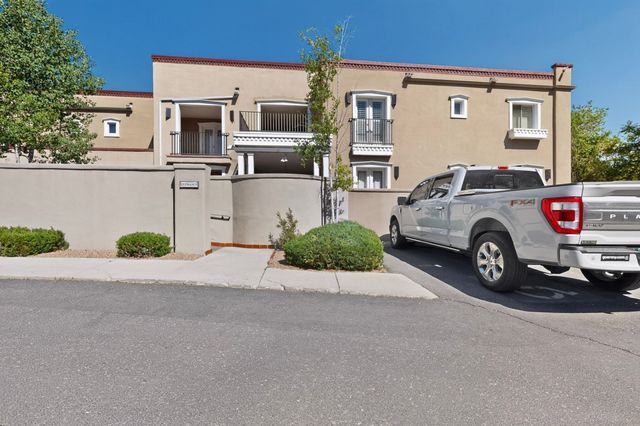 663 Bishops Lodge Road 38, Santa Fe, NM 87501