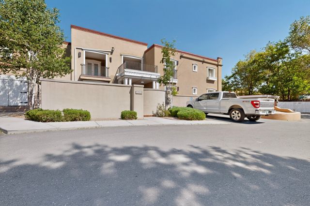 663 Bishops Lodge Road 38, Santa Fe, NM 87501