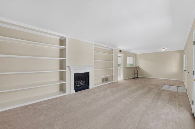 663 Bishops Lodge Road 38, Santa Fe, NM 87501