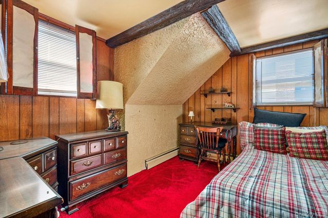 31 Walnut Avenue, South Farmingdale, NY 11735