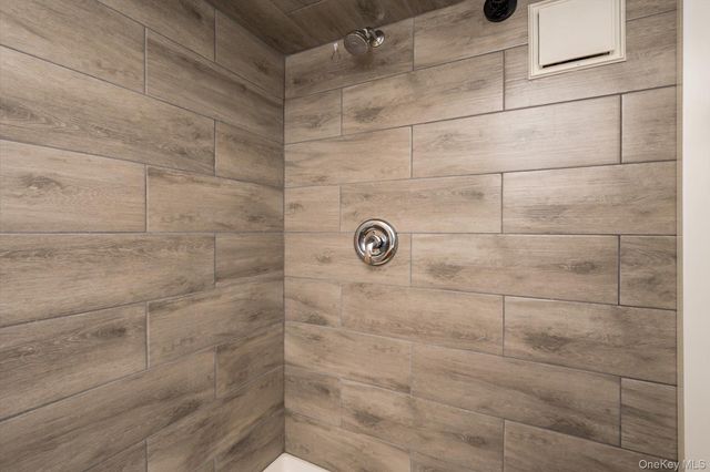 31 Walnut Avenue, South Farmingdale, NY 11735