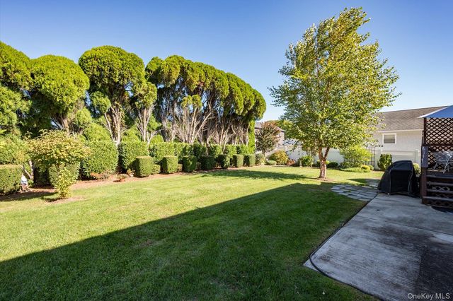 31 Walnut Avenue, South Farmingdale, NY 11735