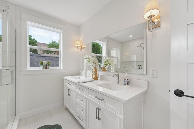 109 Pine Street E, Stillwater, MN 55082