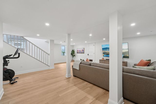 109 Pine Street E, Stillwater, MN 55082