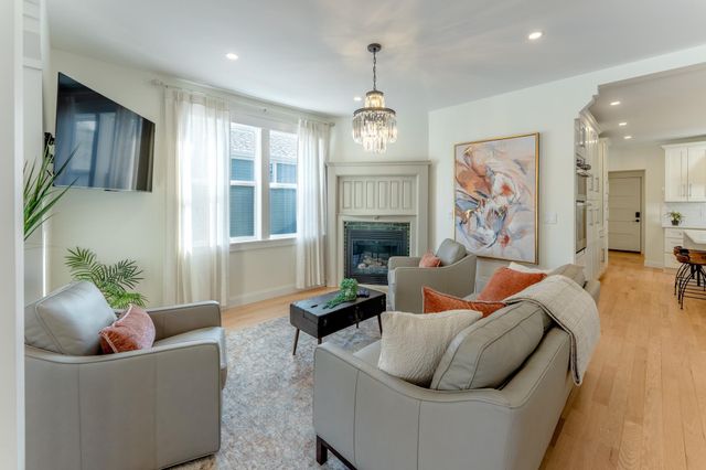 109 Pine Street E, Stillwater, MN 55082