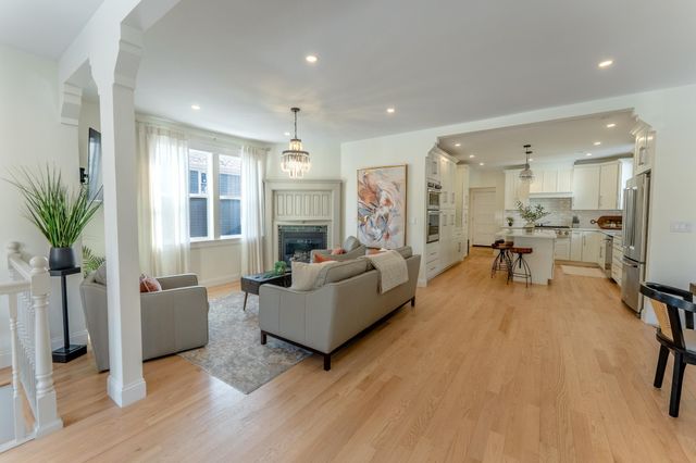 109 Pine Street E, Stillwater, MN 55082