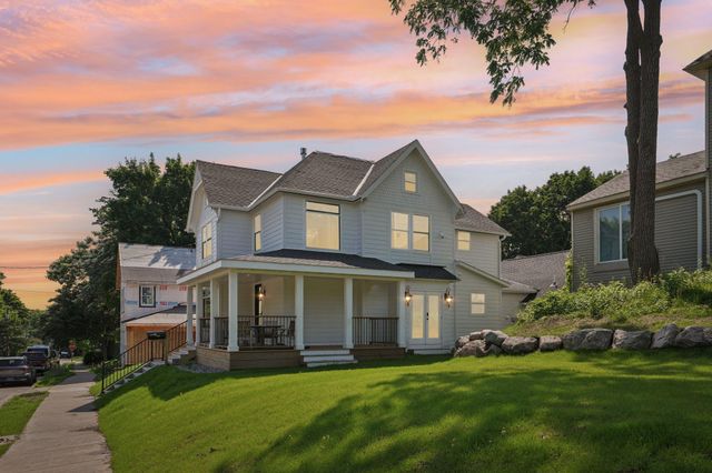 109 Pine Street E, Stillwater, MN 55082