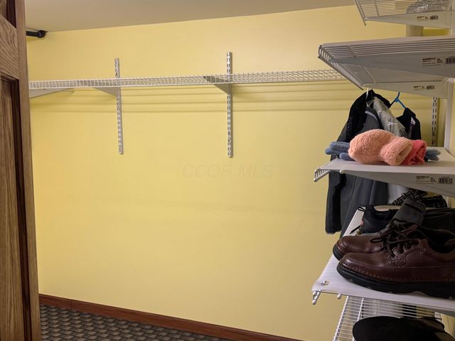 32 N Utah Avenue, Newark, OH 43055