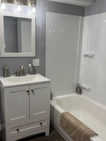 32 N Utah Avenue, Newark, OH 43055