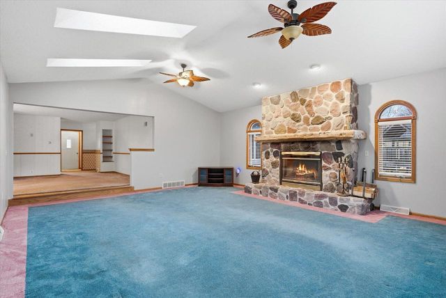 175 N Dries STREET, Saukville, WI 53080