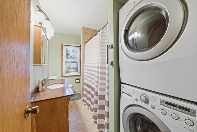 175 N Dries STREET, Saukville, WI 53080