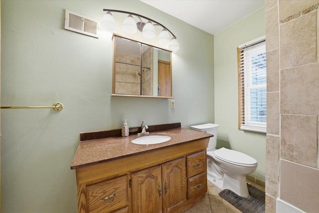 175 N Dries STREET, Saukville, WI 53080