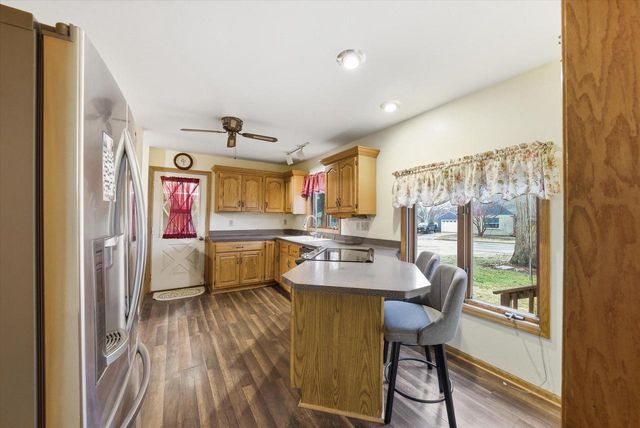 175 N Dries STREET, Saukville, WI 53080