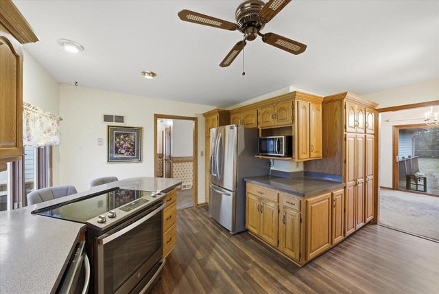 175 N Dries STREET, Saukville, WI 53080