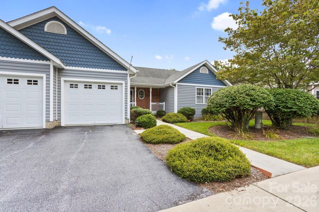 315 Charlestown Drive, Hendersonville, NC 28792