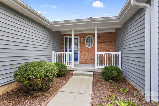 315 Charlestown Drive, Hendersonville, NC 28792