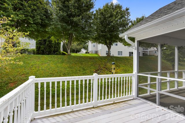 315 Charlestown Drive, Hendersonville, NC 28792