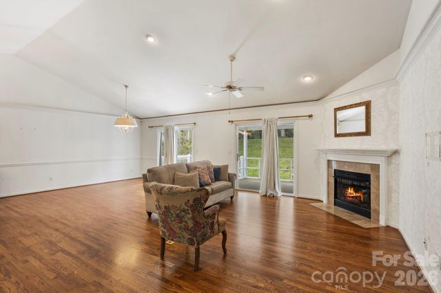 315 Charlestown Drive, Hendersonville, NC 28792
