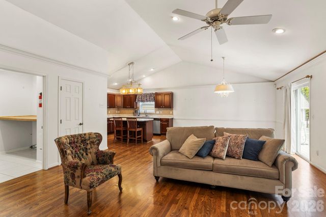 315 Charlestown Drive, Hendersonville, NC 28792