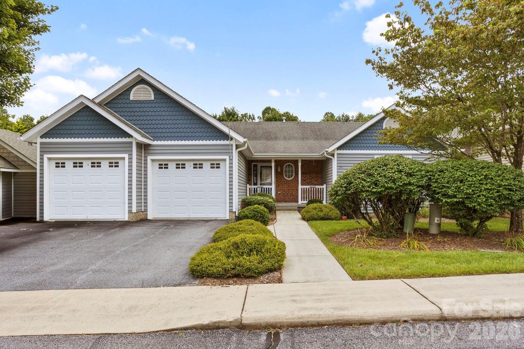 315 Charlestown Drive, Hendersonville, NC 28792