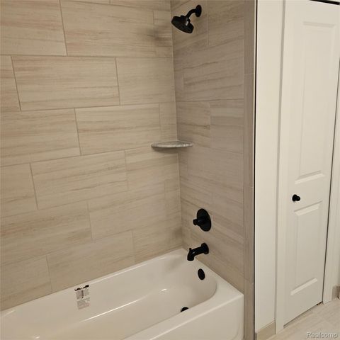 18620 Stallmann Drive, Macomb Township, MI 48042