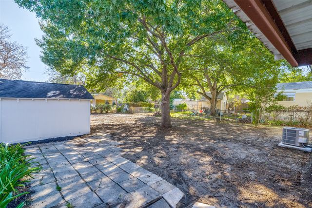 4821 Langley Road, River Oaks, TX 76114