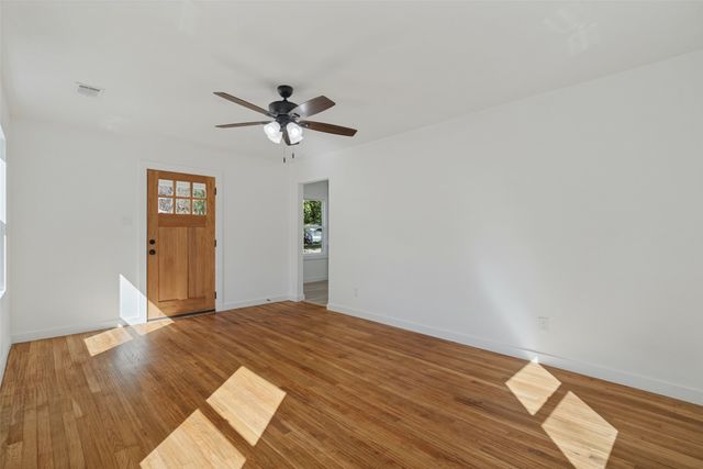 4821 Langley Road, River Oaks, TX 76114